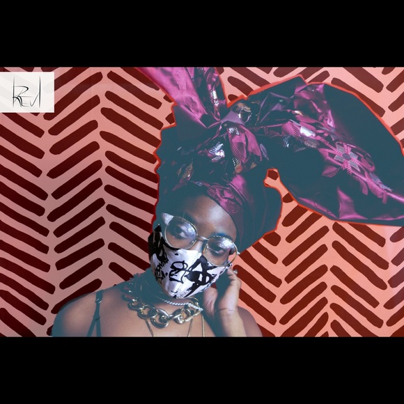 Reversible Quilted Face Mask Wear - Picture 2 of 3